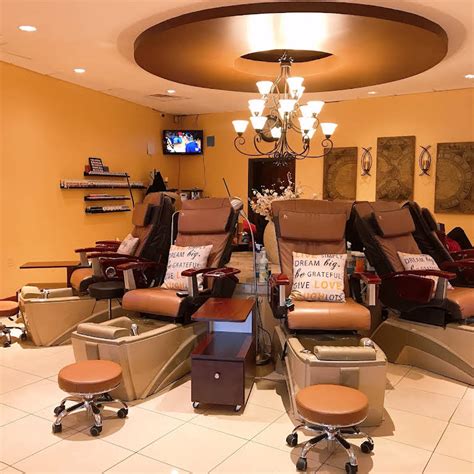 Creative nail spa - Welcome to our nail salon 34109 - Creative Nails Spa is a fun & vibrant nail salon located in Naples, FL 34109. Whether you need a repair or a whole new style, our technicians will give you a look that not only makes you feel great about your nails but also will get the attention of others. 